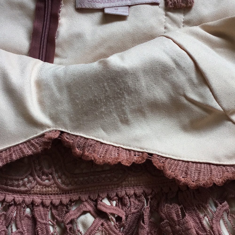 Beautiful dress lace midi dress - Picture 3 of 7
